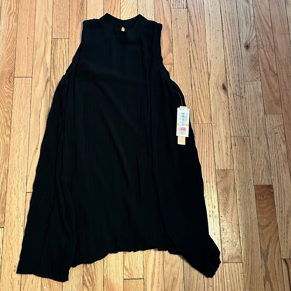 NWT Takara‎ LBD Black Dress Pleated Sleeveless Size Small T46-17